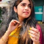 Manasa Radhakrishnan Instagram - 💛😃