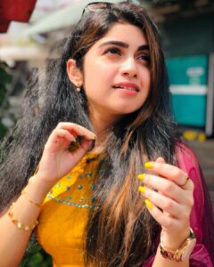 Manasa Radhakrishnan Instagram - 💛😃