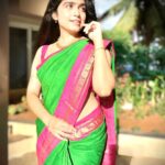 Manasa Radhakrishnan Instagram - Some #sareevibes for #vijayadashami 😃🤪