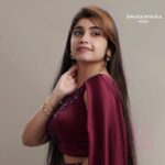 Manasa Radhakrishnan Instagram - Gorgeous actress @me.radhakrishnan is wearing a trendy #croptop with stunning crystal bead work! Perfectly paired with a one-shoulder #saree sleeve and pleated skirt in luxurious satin crepe material. You'll be turning heads all night long in this glamorous ensemble! Inframe : @me.radhakrishnan Costume : @swayamvarasilksindia Photography :@shafishakkeer Styling  : @leirakuncysiby #Swayamvarasilks #swayamvara #dulquersalmaan #manasa #actressmanasa #manasaradhakrishnan #fashion #style #ootd #Fashionista #CrystalBeads #CropTop #OneShoulderSareeSleeve #PleatedSkirt #SatinCrepe #GoddessVibes #Trendy #NightOut #HeadTurner.