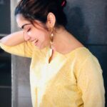 Manasa Radhakrishnan Instagram - Real candids + Fake candids 😜🤪