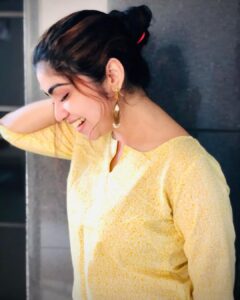 Manasa Radhakrishnan Instagram - Real candids + Fake candids 
😜🤪