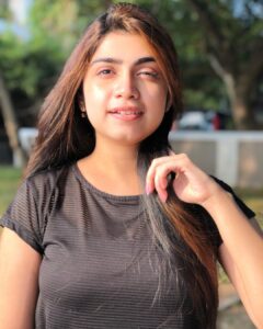Manasa Radhakrishnan Instagram - Someone said wearing black on Valentine’s Day means that you’re single... so... here it goes😂  Happy Valentine’s Day to everyone who treasures selfless love in their hearts...☺️♥️🖤