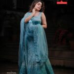 Manasa Radhakrishnan Instagram - മാനസ രാധാകൃഷ്ണൻ ഓഷ്യൻ ബ്ലൂ ഡബിൾ ഷെയ്ഡ് വസ്ത്രത്തിനൊപ്പം Peacock blue with ocean blue double shade material. Thread work with stone. Net shwal Inframe - @me.radhakrishnan Costume - @swayamvarasilksindia Location - @the_travancore_heritage Photography - @abi_fine_shooters MUA - @vijilsmakeover Styling - @leirakuncysiby Jwellery - @planetjewel Thanks to @blooston.hospitality #swayamvarasilks #swayamvarasilksindia #manasaradhakrishnan #legenga #model #actress #malayalam #instagram #viral #trending #photoshoot