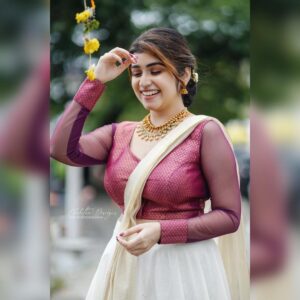 Manasa Radhakrishnan Instagram - Onam vanneeee😍
And Happy Ganesh Chathurthi ☺️♥️
👗 @chakitha_designs 
📸 @pkp_photography___ 💄  @meeramax_makeupartist_