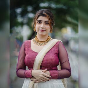Manasa Radhakrishnan Instagram - Onam vanneeee😍
And Happy Ganesh Chathurthi ☺️♥️
👗 @chakitha_designs 
📸 @pkp_photography___ 💄  @meeramax_makeupartist_