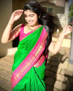 Manasa Radhakrishnan Instagram - Some #sareevibes for #vijayadashami 😃🤪