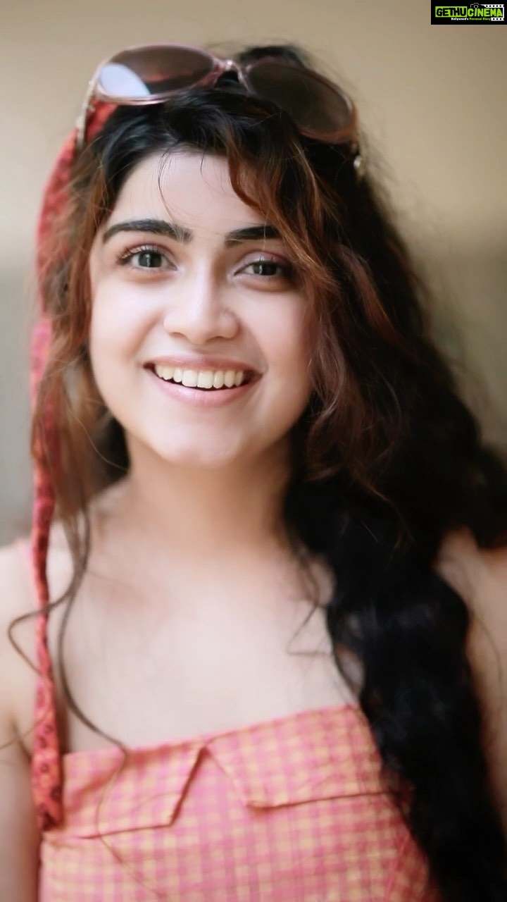 Manasa Radhakrishnan Instagram - 😃🤗❤️ @yadu_krishnna