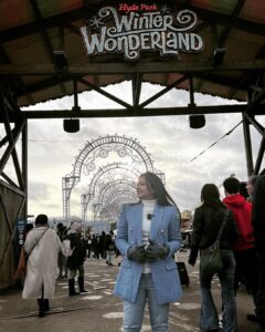 Manimegalai Instagram - Wonderful Moments from Winter Wonderland 🇬🇧🎢🎡 
@mehussain_7 

#HussainManimegalai #londondiaries #travel #winterwonderland #hydeparklondon #themepark