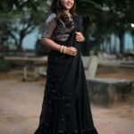 Manimegalai Instagram - Black 🖤 Clicked before getting in to Anchor Mode at Behindwoods Gold Icons 🎤 Outfit : @akira_the_couture__ PC : @pugazhhhh 📸 Jewellery: @new_ideas_fashions MUA : @nirmala_makeupartistry