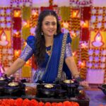 Manimegalai Instagram - Diwali Vibe @vijaytelevision la Start ayiduchu 🎉🕺 Anchoring for a New Show “Namma Ooru Deepavali Samayal” Mon - fri, 5:30 PM🙌 Do watch & enjoy learning new dishes for #diwali 💛 Director : @ponnelan Executive Producer : @surendarvr Production : @globalvillagers Script writer : @vjsaravanakumar_sk Chef : @themadchefindia Anchor : Manimegalai 🙋‍♀️ #diwali #festival #vijaytelevision