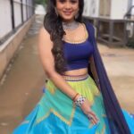 Manimegalai Instagram - Felt beautiful, hence this reels😛🫶 Don’t miss watching Aug 15th Spcl show tomo at 4 PM on @vijaytelevision 🙌 Outfit : @andy_k_studio Jewells : @new_ideas_fashions MUA : @nirmala_makeupartistry #reels #reelsinstagram #vijaytelevision #AnchorManimegalai #comedy #chogada