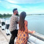 Manimegalai Instagram - Relationships are Stronger When you’re best friends First, and a Couple Second 👫 #happyfriendshipday @mehussain_7 🕺& to all my Virtual Friends On Social Media 💛 You haven’t met me but Supporting me in everything i do thru Comments & Likes 🥰 luv yu friends 🫶 HAPPY FRIENDSHIP DAY Chottiiiii’s 🎉🎉🎉 #friends
