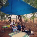 Manimegalai Instagram - Our Rainy Sundays be like ☔️ Engaloda kutty instant house (shed) 😃 #HMLand #villagelife @mehussain_7 @muthurajaselvam @satz_sat6 @massmathan979