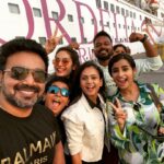 Manimegalai Instagram - 1st ever Cruise Experience🕺 That too with my kinda gang 🥰 Hope we don’t end up like Jack & Rose 🤪 @mehussain_7 @sivaangi.krish @shrutika_arjun @pickyourtrail @Cordeliacruises Chennai Harbour