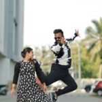 Manimegalai Instagram - This Entire song is Love 🫶😍 Hussain s back from Bangkok after 10 days, so this Romantic feel 😍 Tomo again sanda poda aarambichuruven 😃😜 @Sonymusic_south @arrameen #NinaivirukkaSlomo #PathuThala #couplereels #dancereels VC : @dhanush__photography