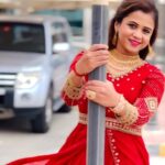 Manimegalai Instagram - ❤️ Arabu naadu Song for Arab naatla edutha Reels 😛Indha Song than Perfect match nu Dubai la sonnanga 😛 Athan potruken 😃 VC : @rakshan_vj Outfit : @rihanadesigner Jewells : @new_ideas_fashions #dubai #reelsviral #AnchorManimegalai #trendingreels Dubai - دبى