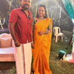 Manimegalai Instagram - Hussain oda exact Mind Voice this Song😹 Reason - His first show as an Anchor 💛 @mehussain_7 Happy to Host the show along with my Husband 🕺 Anchor couple 😛 Show : MMK Season 2 for @behindwoodsofficial MUA : @nirmala_makeupartistry Read all the comments in video 💛 Thank you all Chottiiiii’s 😘 #HussainManimegalai