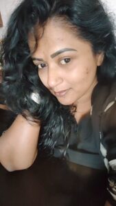 Manju Pathrose Instagram - Happy Sunday....😍😍😍😍
No make up...no filter...🫣🫣🤭🤗
