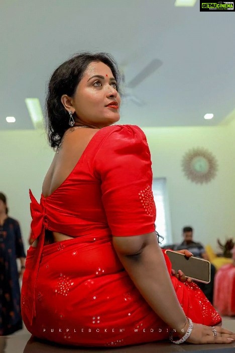 Manju Pathrose - 16.1K Likes - നിശാഗന്ധി പൂത്തുലഞ്ഞു....