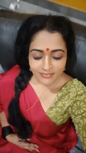Manju Pathrose Instagram - Chumma paranjatha..enik ellarum venam 🥰🥰