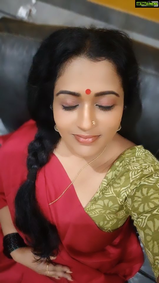 Manju Pathrose Instagram - Chumma paranjatha..enik ellarum venam 🥰🥰