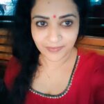 Manju Pathrose Instagram - ഇതിവിടെ കൊണ്ടിട്ടാൽ എന്നെ കൊല്ലും എന്ന് പറഞ്ഞിട്ടുണ്ട്.ചത്തില്ലെങ്കിൽ കാണാം 😎😎😎