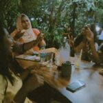 Manju Pathrose Instagram - Fun with dear ones 🙂🥰 @simi_blackies @sruthy_sithara__ @dayagayathri_ @heidisaadiya_ Fresh Garden Cafe