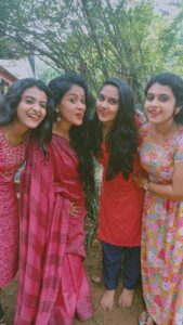 Manju Pathrose Instagram - Aliyans fam❣️ Video with my muthmanis @__reshma__r__nair__ @as__akshaya____ @greeshmaa_ramesh_ Videography @_smitha__anil_ #video #new #reelsvideo #newone❤️ #tamilsong #eveningvibes #
