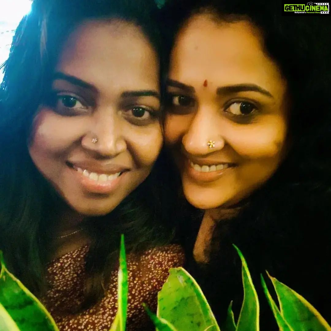 Manju Pathrose Instagram - True friends are really a blessing 🥰🥰🥰🥰