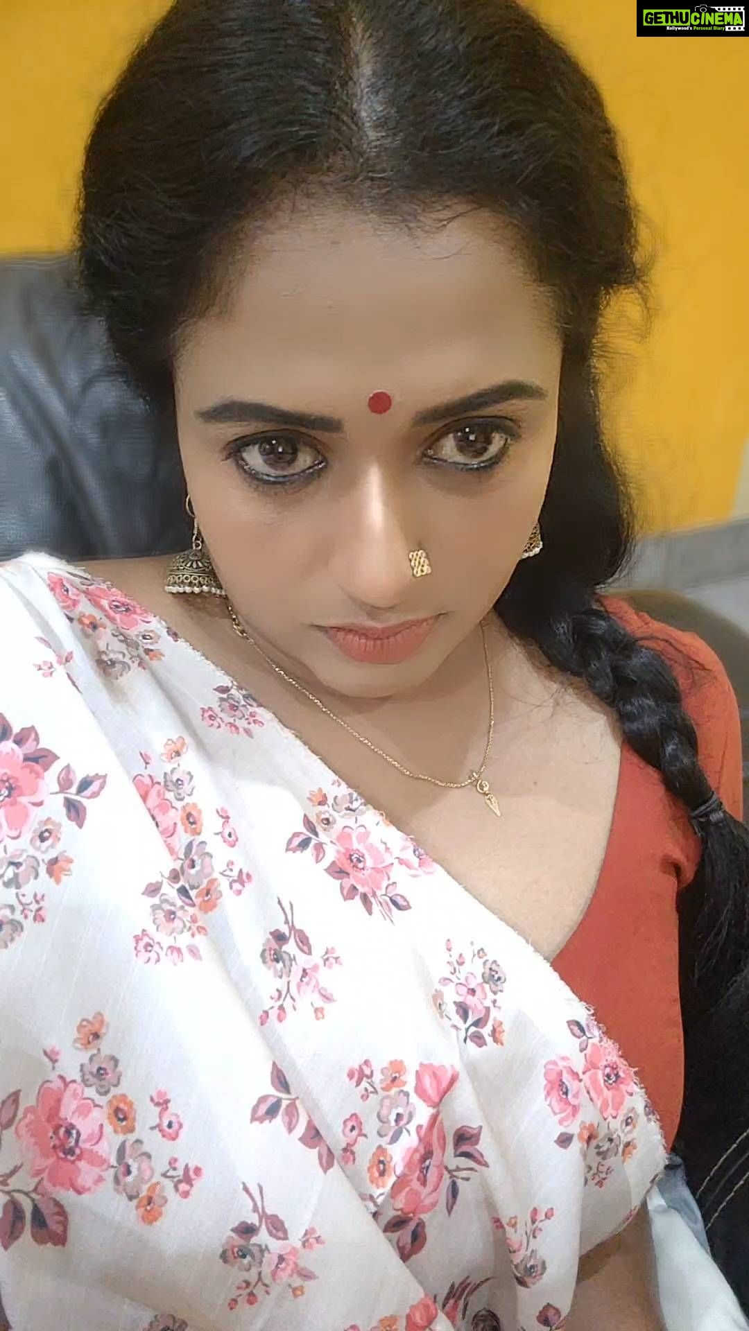 Manju Pathrose - 17.6K Likes - Hi..ellarum evide?sukhamalle ❤️❤️❤️