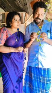 Manju Pathrose Instagram - ഒരു ഉമ്മയല്ലെ ചോദിച്ചുള്ളു..😟 അതിന് അമ്മവനെയോക്കെ വിളിക്കേണ്ട കാര്യമുണ്ടോ..😟😪😏