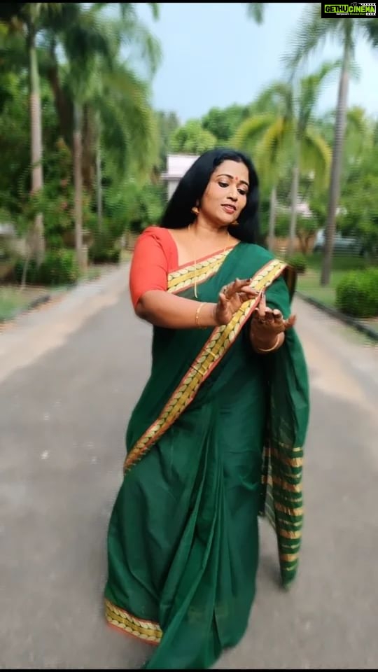 Manju Pathrose - 24.3K Likes - രാവിൽ വീണ നാദം പോലെ...