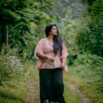 Manju Pathrose Instagram – നിൻ്റെ കണ്ണുകൾക്ക് അതിനുള്ള ശക്തിയില്ല…. പ്രണയത്തെ ഒളിപ്പിക്കാൻ,…
thank you for the wonderful clicks dear
📸@slq_frames