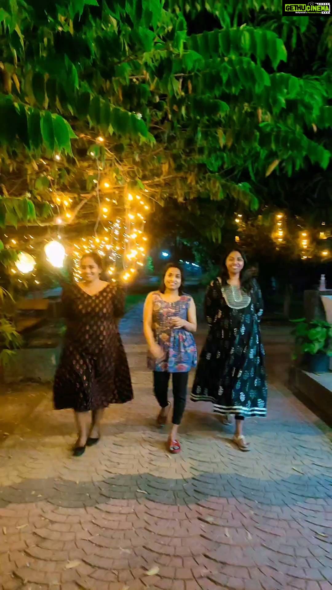 Manju Pathrose - 5.9K Likes - The best nights are usually unplanned, random and spontaneous."
Location
@simi_blackies
@greeshabose
DOP @sabuhenock