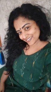 Manju Pathrose Instagram - There is dark spots.. wrinkles..dark circles...
But I know I am beautiful 🥰🥰🥰
No filter..no make up...🤗
