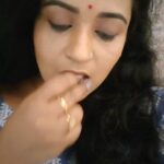 Manju Pathrose Instagram - Public ayit ingane chodhicha pinne ippo entha paraya?...ellarum kelkulle..🤭🤭🤭🙉🙉🙉
