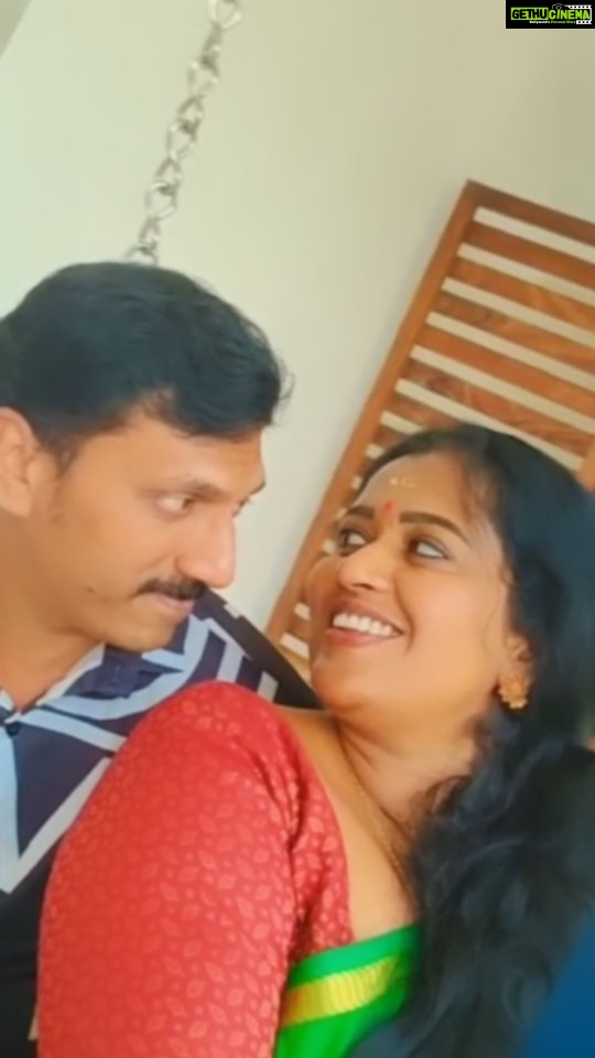 Manju Pathrose - 7.4K Likes - Panjavarnna painkili mutham....
#location #susu #flowers #songs #deelip #comedy
@surabhiyumsuhasiniyum_official
@actor_sibijoseph