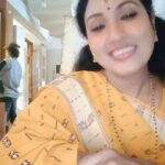 Manju Pathrose Instagram - With my sweet chechipennu...love you chakkare... @manju_satheesh_ #pranayavarnangalserial #pranayavarnangal #zeekeralam