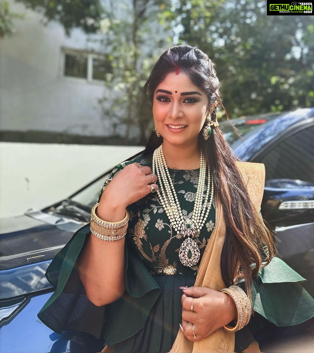 Manjula Paritala Instagram - #jewelry is like the perfect spice - it always compliments whatโs already there ๐๐ #jewelry @jasmitha_fashions