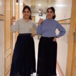 Manjula Paritala Instagram - #shakeitpushpavati #sisters♥️ #hoppingintotrend