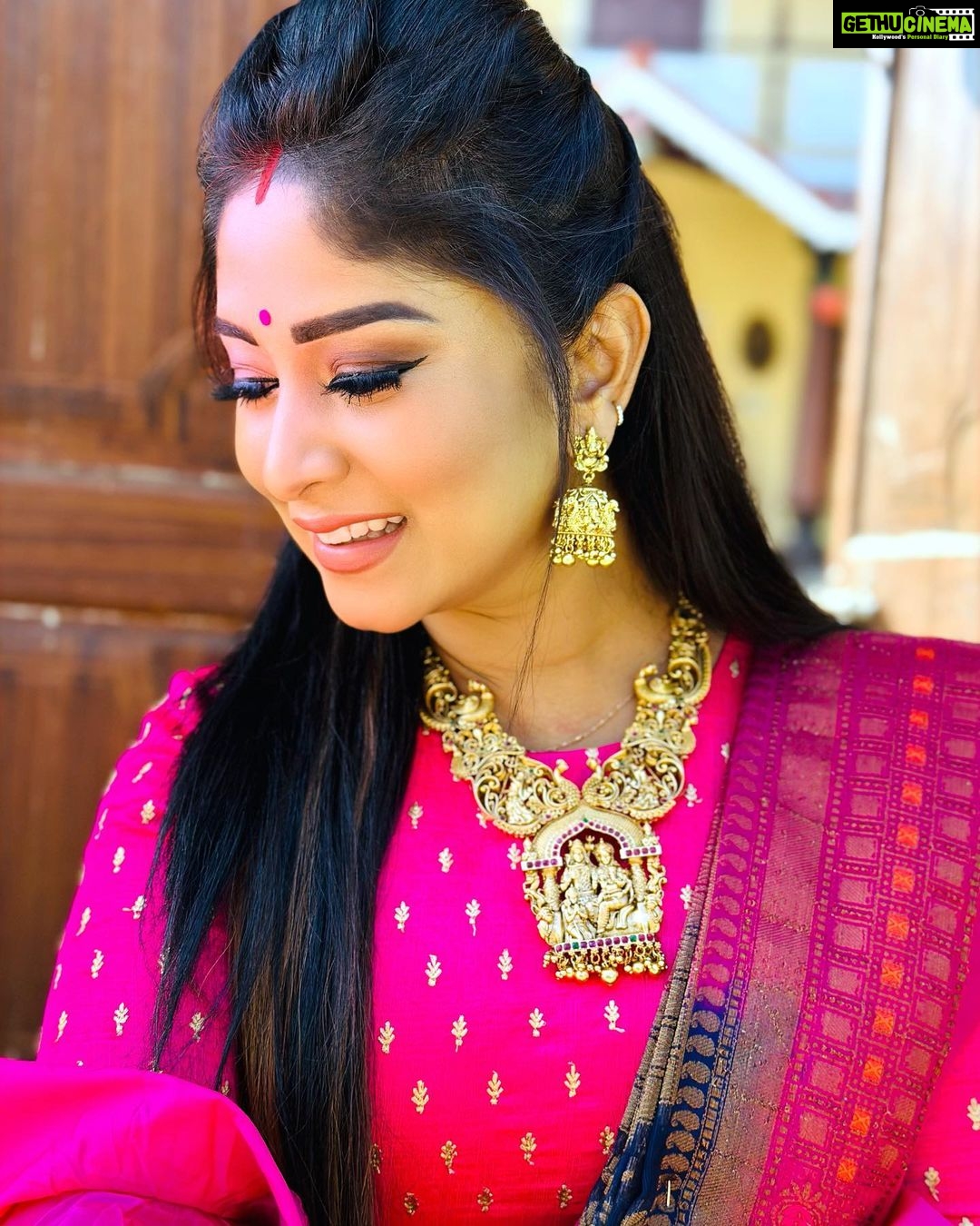 Manjula Paritala Instagram - #Dust on gold doesnโt change the nature of gold ๐๐ #jewelry @neethu_jewels