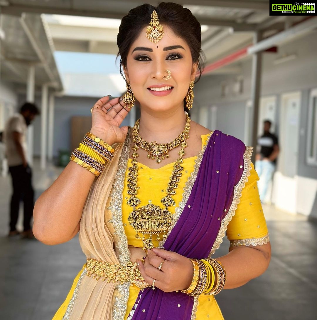 Manjula Paritala Instagram - #dust on gold doesn’t change the nature of gold ♥️🌟 #jewelry @navishkasfashionjewelry