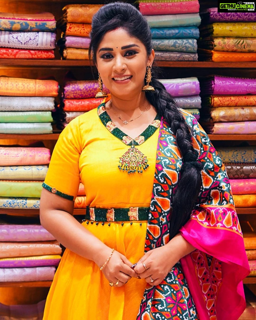 Manjula Paritala Instagram - #jewellerydesign neck pattern dress @jasmitha_fashions