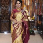 Manjula Paritala Instagram – #♥️♥️ #ethnic wear #fusionsaree #kanchiborder #pure jari #inlove with this saree #look 💕

#mua @vivid_makeups 
#jewelry @emmadi_silver_jewellery