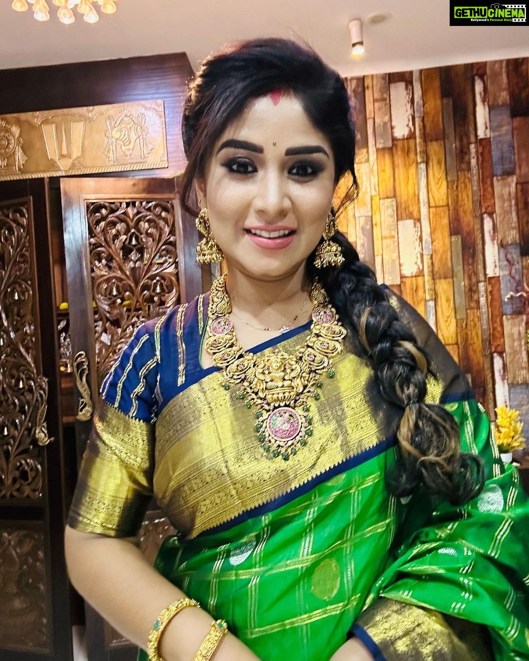 Manjula Paritala Instagram - #💕💕💕💕💕 #silverjewellery with gold plated @emmadi_silver_jewellery