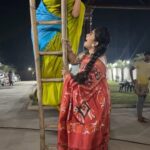 Manjula Paritala Instagram - Shooting location ami vuna we should utilise it 😛😉 . #goingwithtrend #trending #music #reels #sushmakiron #manjulanirupam #pallakilopellikuthuru
