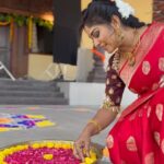 Manjula Paritala Instagram – #elegance of saree is the only beauty that never fades 💕
#satin Banaras saree @houseof.raadhya_sarees