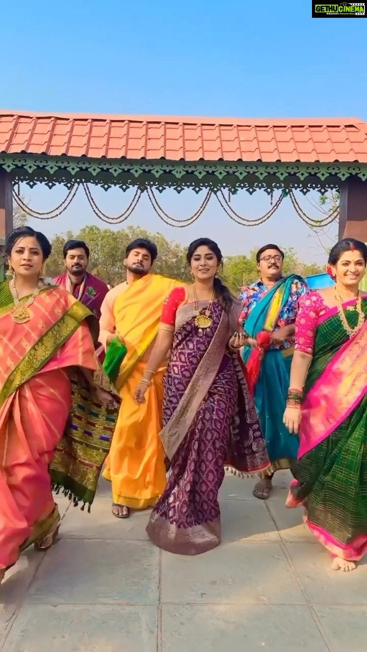 Manjula Paritala Instagram - #Happy Birthday Sushma 🥰 #This song dedicated to birthday girl, sweet and beautiful in and out #one of the most fun generating person in the set #this is how we have fun in the set #lovely family #lovely Co artists. ♥️♥️ @actress_shanthidevagudi @yourshravan @raghava_actor @lakshman.eswar_raju
