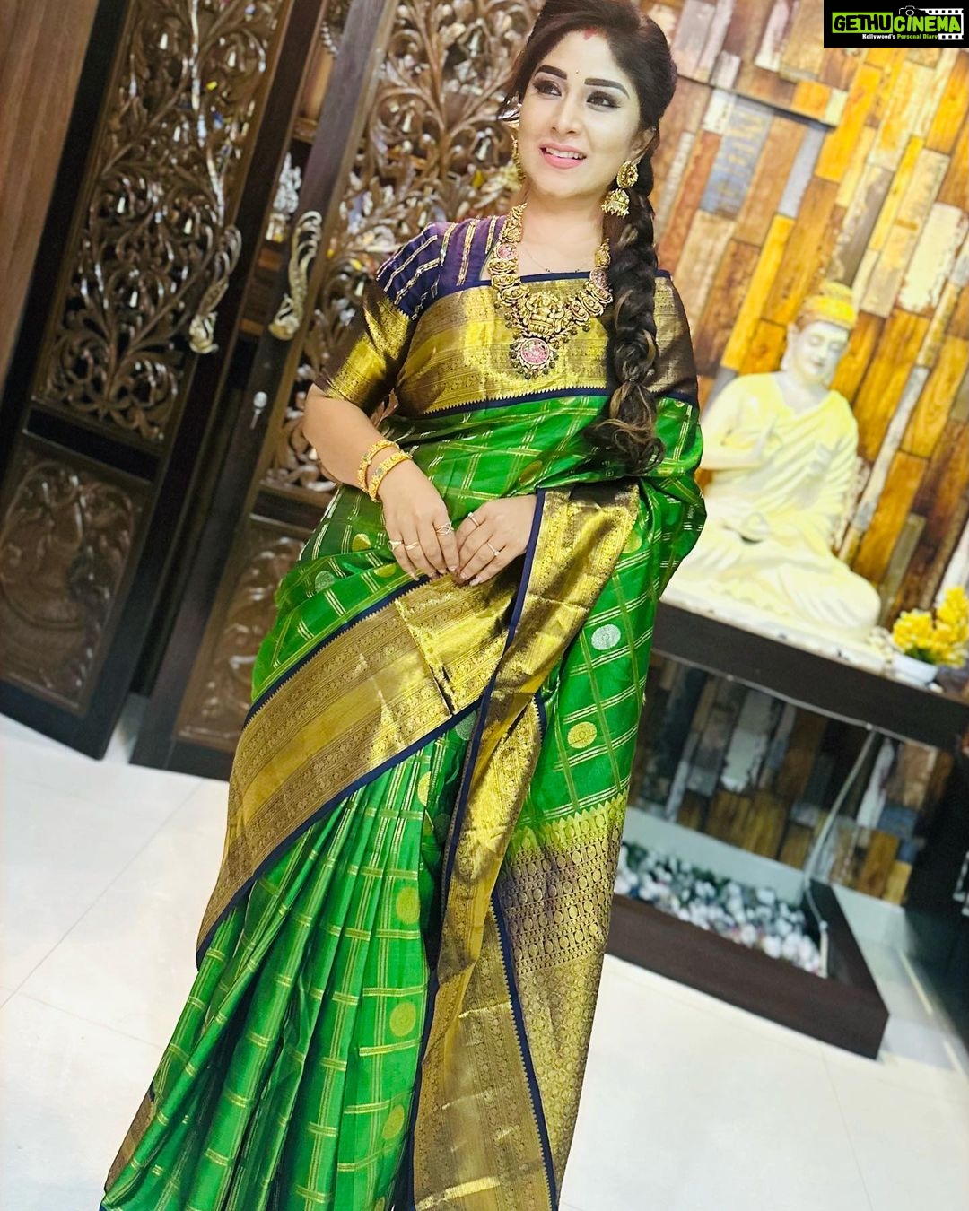 Manjula Paritala Instagram - #all abt Ugadhi #watch our yt for celebrations #link in bio #manjulanirupam #kanchisilksaree @pattusareeswholesale
